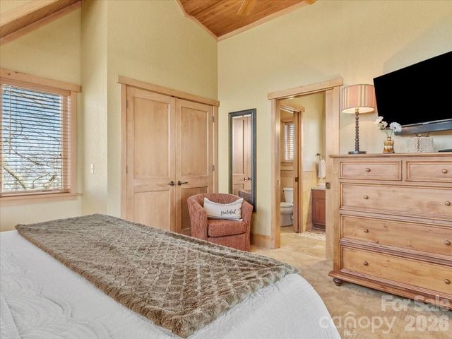 9 Hawks Ledge Trail, Burnsville, NC 28714