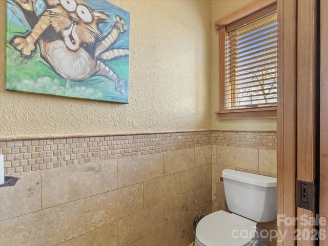 9 Hawks Ledge Trail, Burnsville, NC 28714