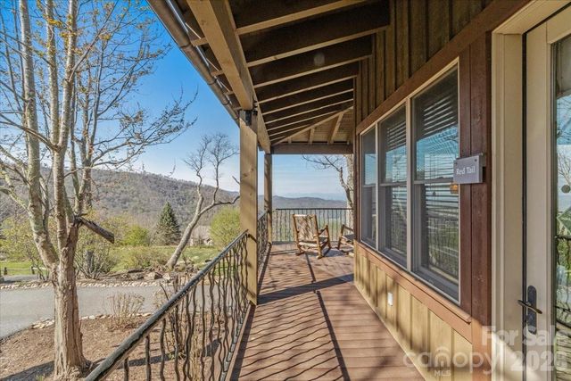 9 Hawks Ledge Trail, Burnsville, NC 28714