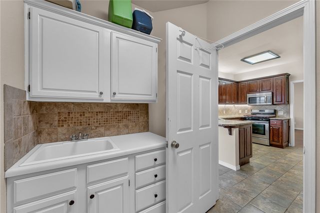 407 Gray Court, Siloam Springs, AR 72761