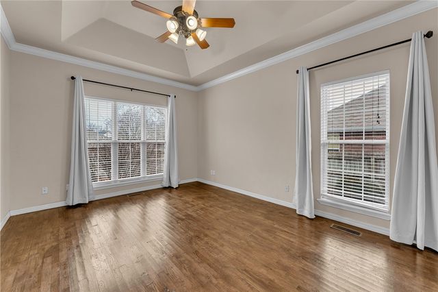 407 Gray Court, Siloam Springs, AR 72761