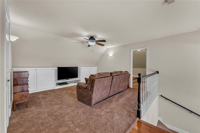 407 Gray Court, Siloam Springs, AR 72761