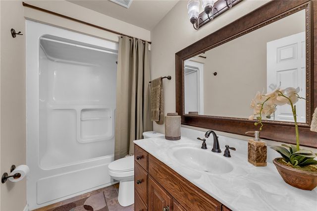 407 Gray Court, Siloam Springs, AR 72761