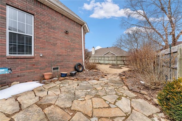 407 Gray Court, Siloam Springs, AR 72761