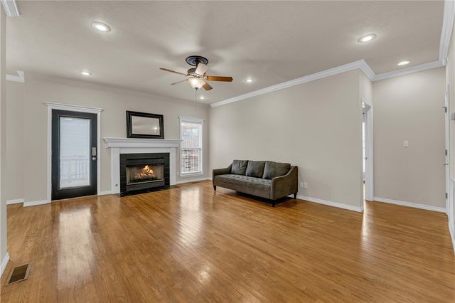 407 Gray Court, Siloam Springs, AR 72761