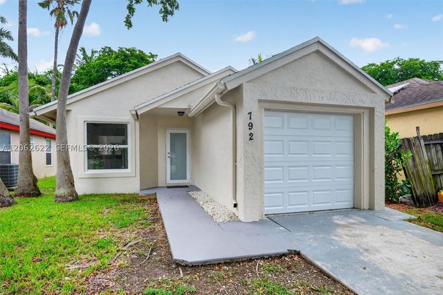792 SW 9th St, Florida City, FL 33034