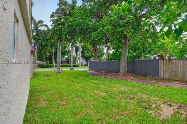 792 SW 9th St, Florida City, FL 33034