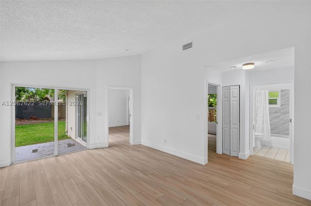 792 SW 9th St, Florida City, FL 33034