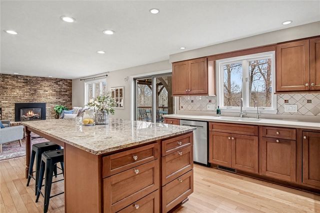 34 Framingham Ln, Pittsford, NY 14534