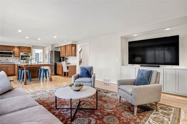 34 Framingham Ln, Pittsford, NY 14534