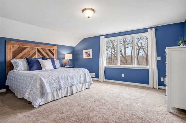 34 Framingham Ln, Pittsford, NY 14534