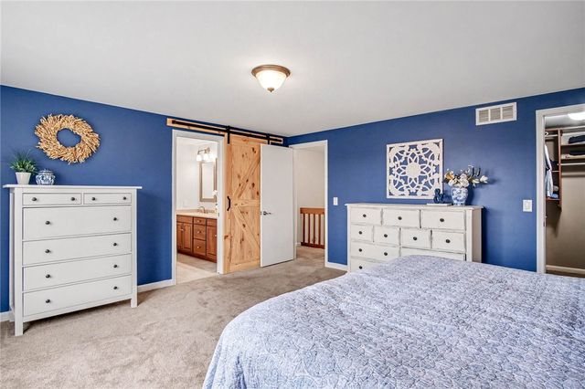 34 Framingham Ln, Pittsford, NY 14534