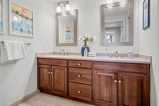 34 Framingham Ln, Pittsford, NY 14534