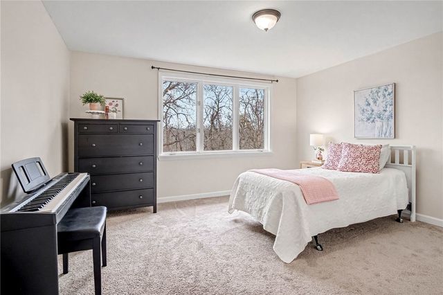 34 Framingham Ln, Pittsford, NY 14534