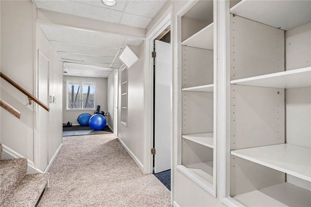 34 Framingham Ln, Pittsford, NY 14534