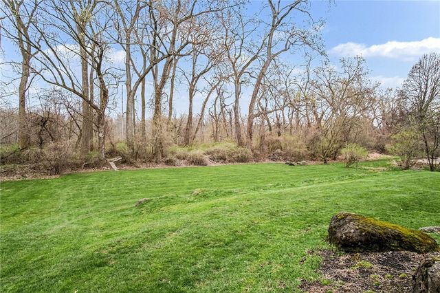 34 Framingham Ln, Pittsford, NY 14534