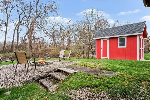 34 Framingham Ln, Pittsford, NY 14534