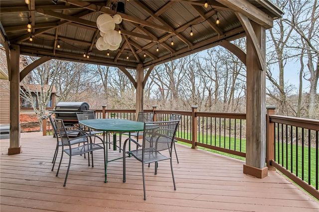 34 Framingham Ln, Pittsford, NY 14534