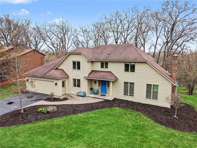 34 Framingham Ln, Pittsford, NY 14534