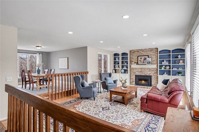 34 Framingham Ln, Pittsford, NY 14534