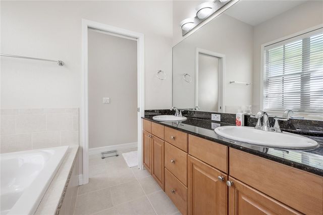 2920 2 HANSEN MANOR LANE, Tampa, FL 33611