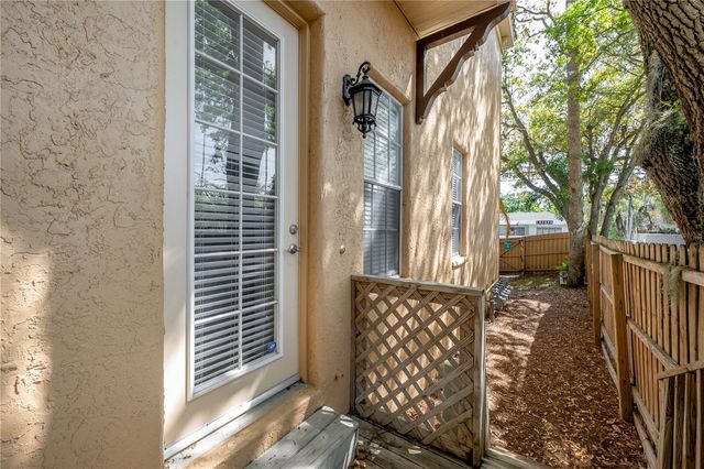 2920 2 HANSEN MANOR LANE, Tampa, FL 33611