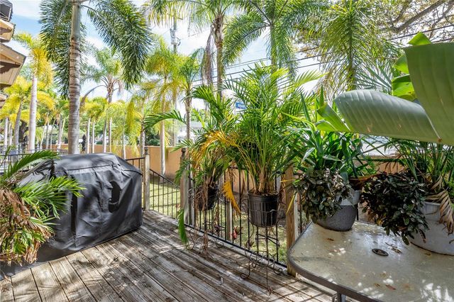 2920 2 HANSEN MANOR LANE, Tampa, FL 33611