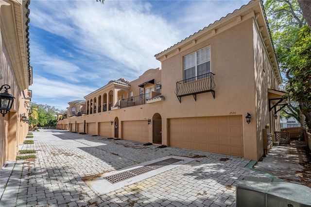 2920 2 HANSEN MANOR LANE, Tampa, FL 33611