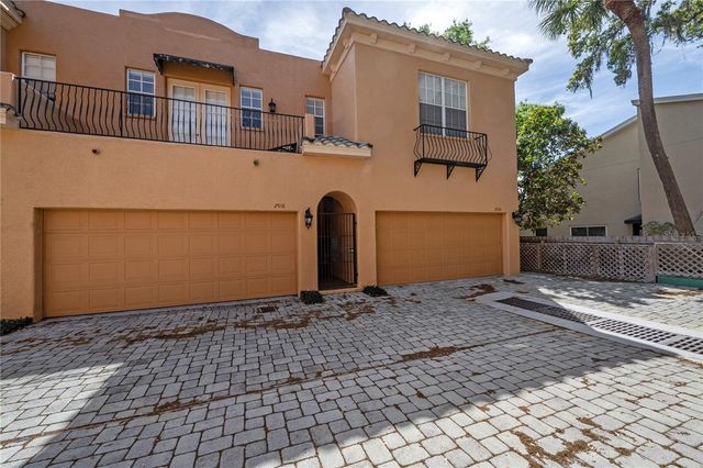 2920 2 HANSEN MANOR LANE, Tampa, FL 33611