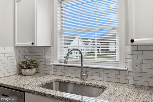 1856 MELVOR LN, Winchester, VA 22601