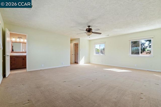 1560 Ayers Rd, Concord, CA 94521