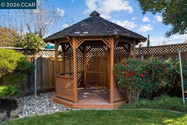 1560 Ayers Rd, Concord, CA 94521