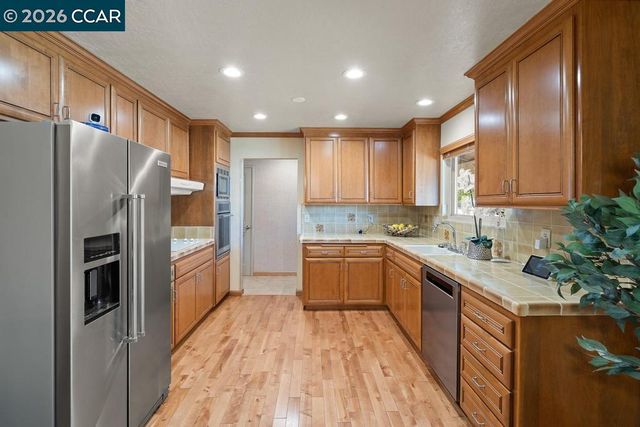 1560 Ayers Rd, Concord, CA 94521