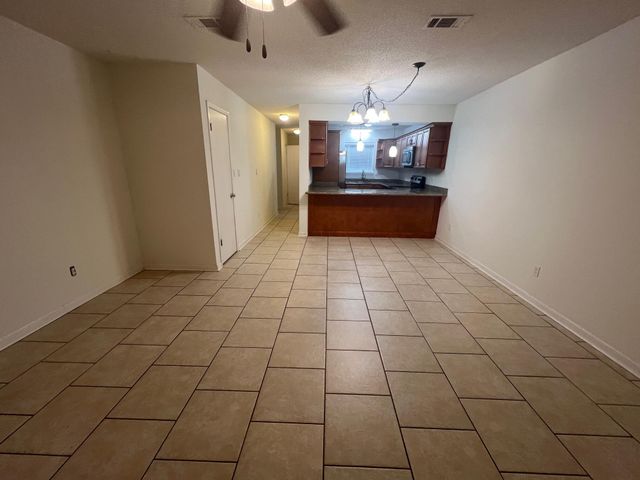 115 Hughes Street D4, Fort Walton Beach, FL 32548