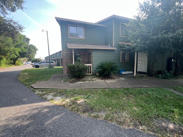 115 Hughes Street D4, Fort Walton Beach, FL 32548