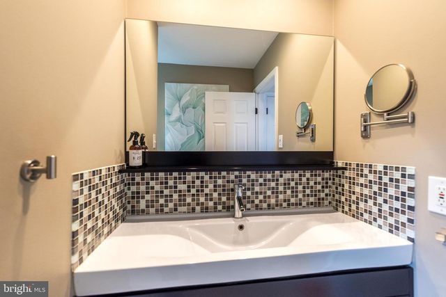 3979 LANDISVILLE RD, Doylestown, PA 18902