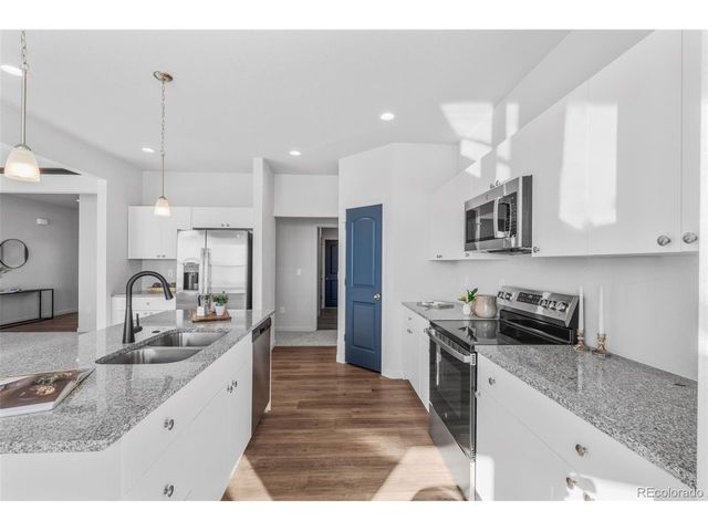 1438 N Moonbeam Dr, Pueblo West, CO 81007