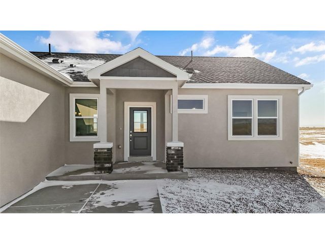 1438 N Moonbeam Dr, Pueblo West, CO 81007
