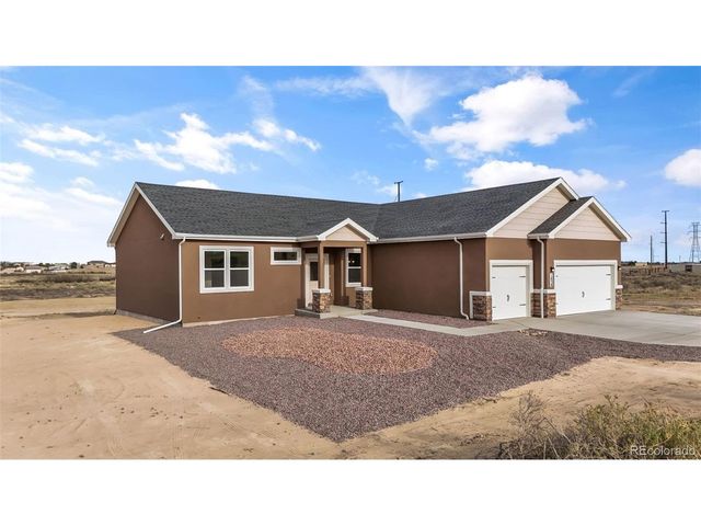 1438 N Moonbeam Dr, Pueblo West, CO 81007