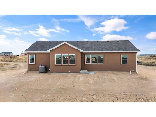 1438 N Moonbeam Dr, Pueblo West, CO 81007