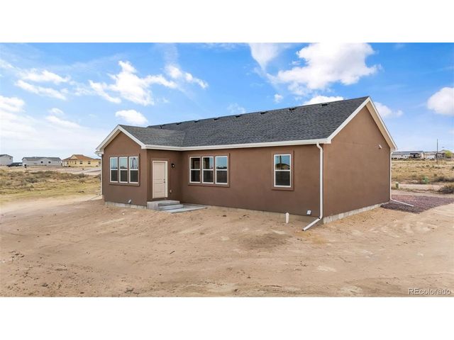 1438 N Moonbeam Dr, Pueblo West, CO 81007