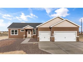 1438 N Moonbeam Dr, Pueblo West, CO 81007