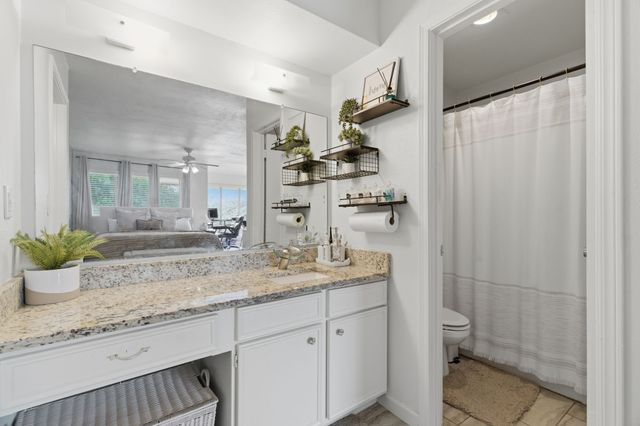 10566 High Hollows Drive 254, Dallas, TX 75230