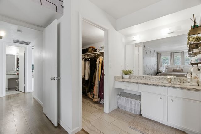 10566 High Hollows Drive 254, Dallas, TX 75230