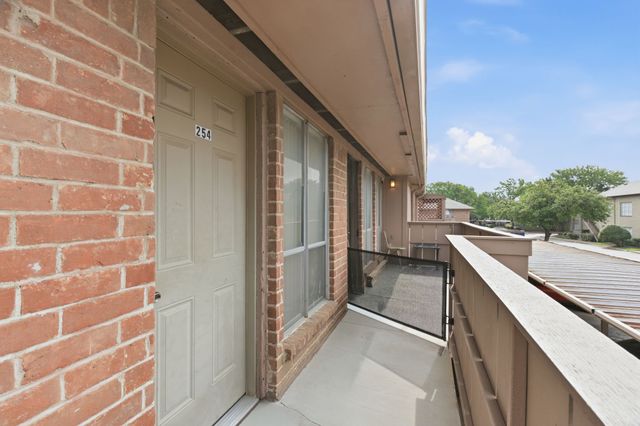 10566 High Hollows Drive 254, Dallas, TX 75230