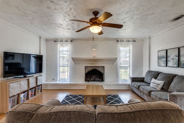 501 Sunrise Drive, Waxahachie, TX 75165