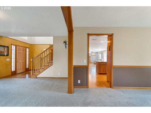 2734 CINDERCONE Ct Se, Salem, OR 97306
