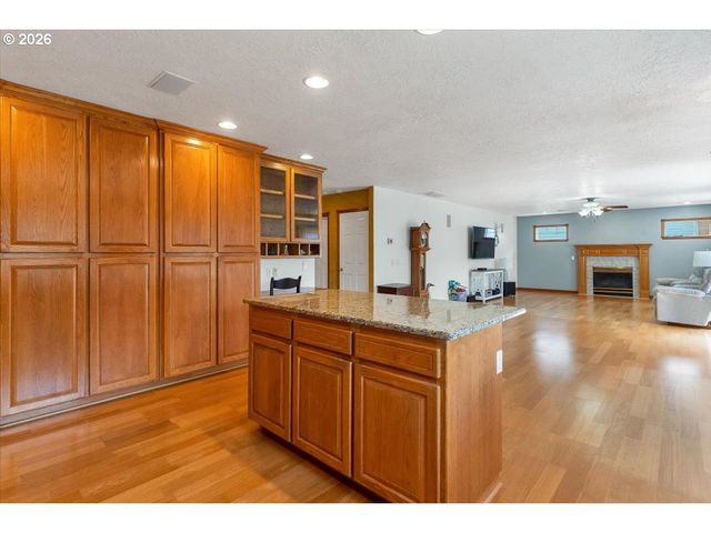 2734 CINDERCONE Ct Se, Salem, OR 97306