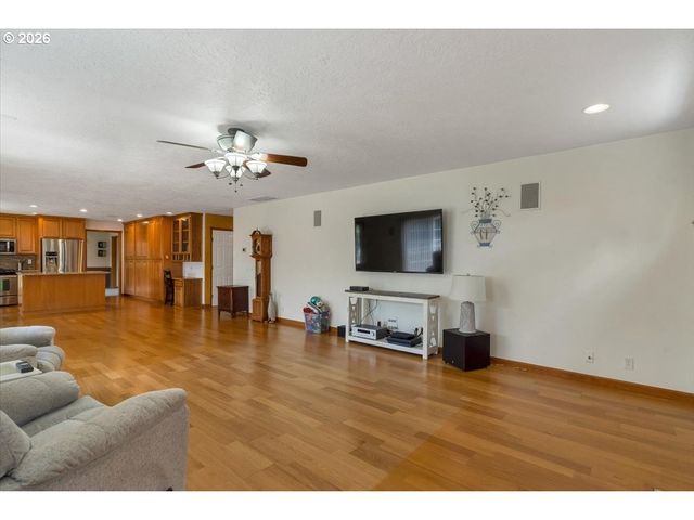 2734 CINDERCONE Ct Se, Salem, OR 97306