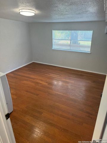 1727 ESCALON AVE, San Antonio, TX 78221